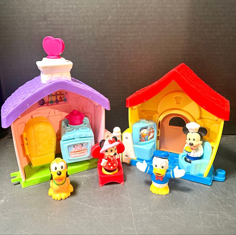 Disney Fisher Price Little People Mickey & Minnie House Donald & Pluto & chair